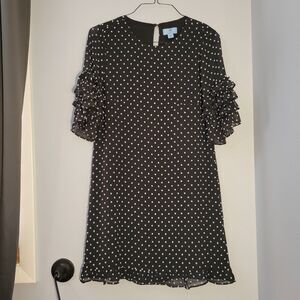 CeCe Short Ruffle Tiered Sleeve Clip Dot Flounce Hem Shift Dress Size 2